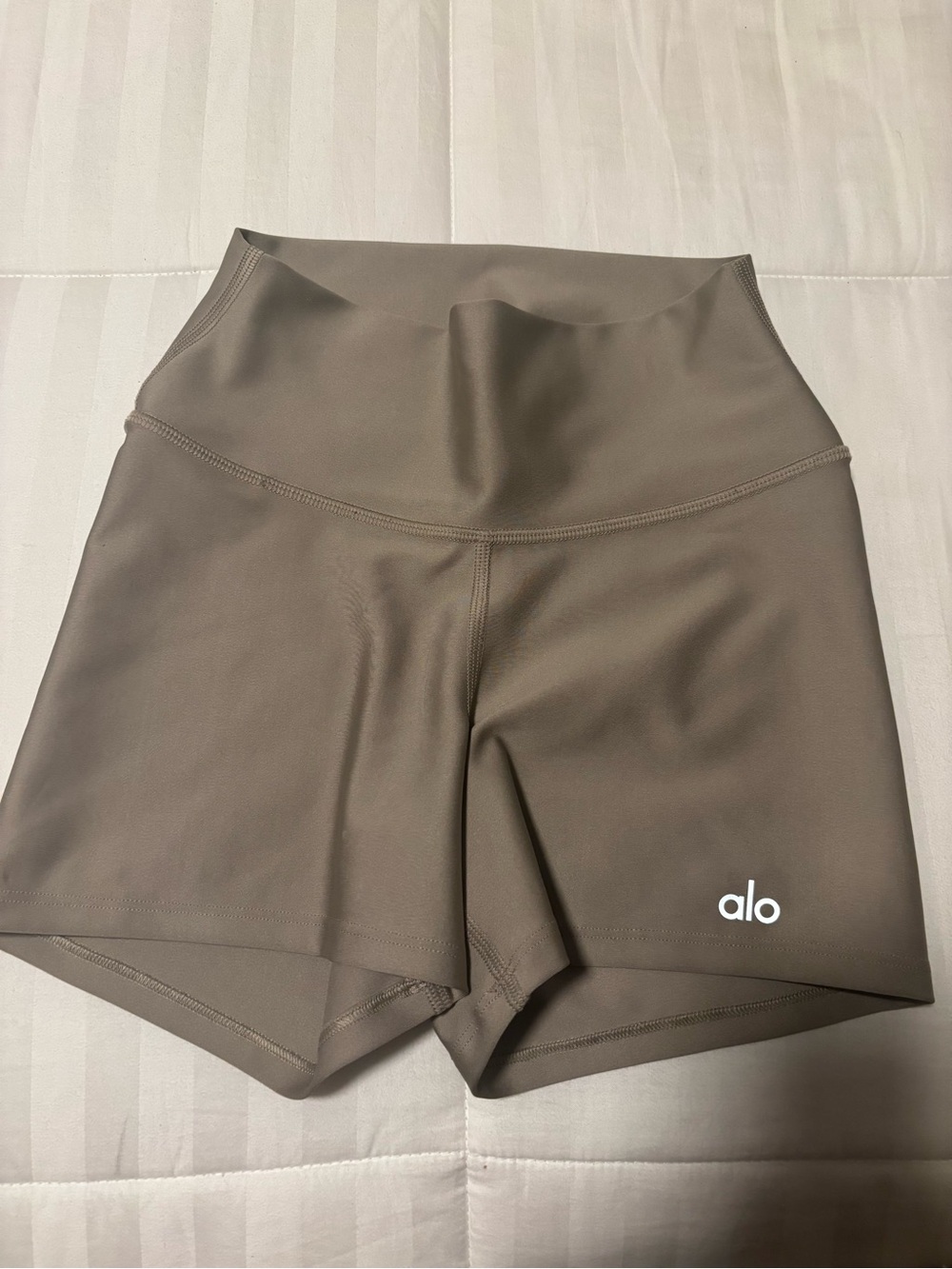 ALO Yoga High-Rise Airlift 3” shorts